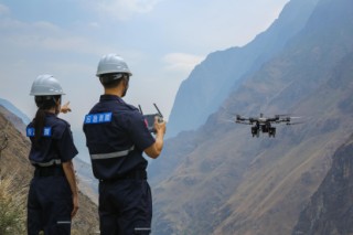 大疆旗舰级运载无人机DJI FlyCart 100发布：低空运输新产品