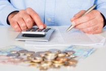 月内3亿元资金抢滩信托理财，上市公司寻找低利率时代收益突破口