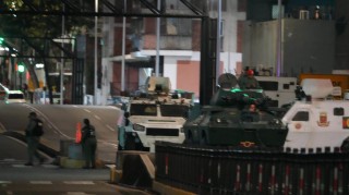 马杜罗已抵美 国际社会强烈谴责美国 特朗普：若必要，有“第二波”打击