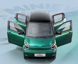 “中年人的一代神车”直降10万，本田为什么在新能源时代慢了“亿”点？