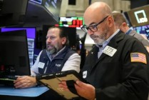 午盘：美股维持下跌局面 道指下跌逾200点