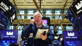 午盘：美股维持下跌趋势 道指下跌700点