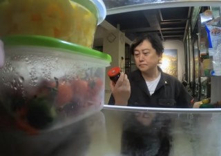 老干妈，出山救子，又赚翻了：2024年营收逼近54亿元，几乎追平历史峰值