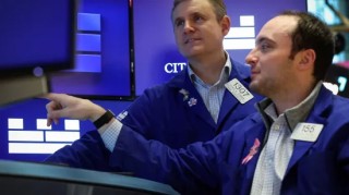 早盘：美股涨跌不一 纳指下跌200点