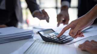 三江购物下跌超8%，阿里系拟减持不超1643万股