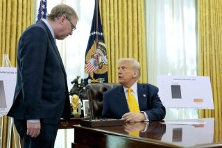 “美联储主席最热门人选”，哈塞特是谁？