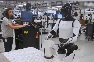 特斯拉新一代人形机器人即将亮相？多股异动