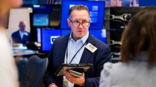 开盘：美股周三开盘涨跌不一 市场关注AI类股财报