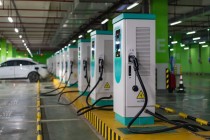 1个月内投诉超1.2万件，同比上涨273%，新能源车这个顽疾究竟该咋治？