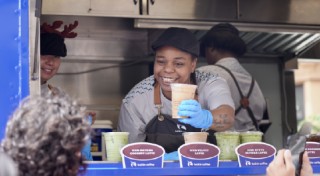 瑞幸咖啡美国首开两店