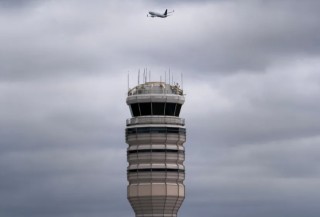 美联邦航空管理局：超35处地点存在空管人员配备问题