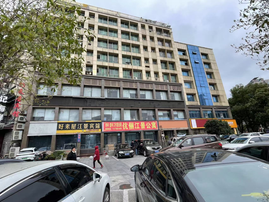 湖南永州上千名公职人员卷入非法集资案调查：15亿集资案教师被判刑仍“吃空饷”  第8张