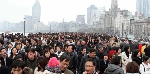 断崖式下跌！上海外来人口跌破千万！  第2张