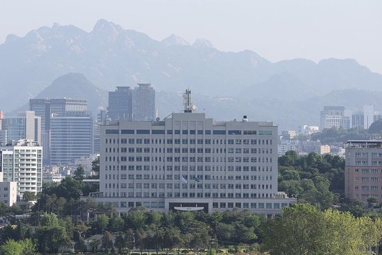 重回青瓦台 复苏经济 弥合社会裂痕 韩国新总统有哪些执政计划？  第2张