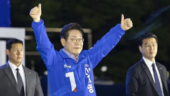 一周外盘头条|特朗普马斯克公开决裂 白银升至2012年来新高 美国4月贸易逆差减半 稳定币第一股IPO股价狂飙  第33张