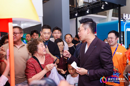 汪小菲试吃,安慕希跨界……在好博会,逛着逛着就吃饱了 第2张 汪小菲试吃,安慕希跨界……在好博会,逛着逛着就吃饱了 第2张