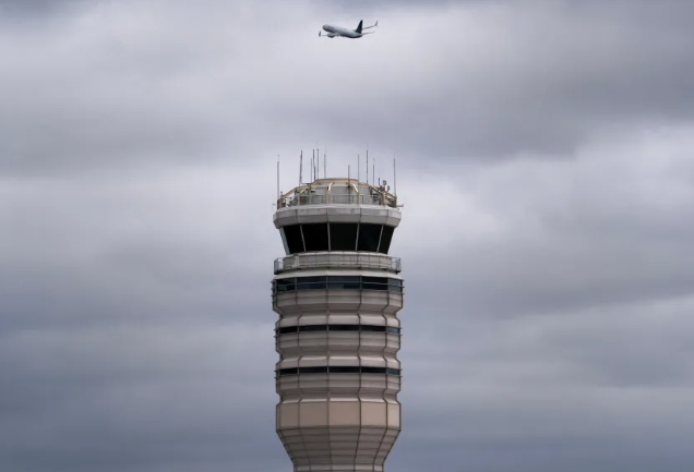 美联邦航空管理局：超35处地点存在空管人员配备问题  第1张