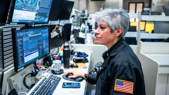 午盘：美股跌幅扩大 道指下挫500点  第1张