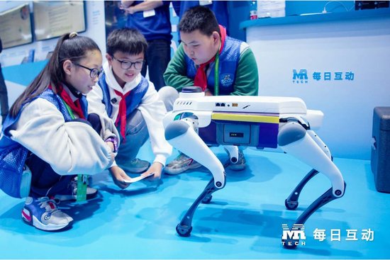 每日互动亮相2025世界互联网大会 个知·智能工作站引领AI落地新范式  第6张