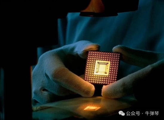 牛弹琴:荷兰人自己都看不下去了 第1张 牛弹琴:荷兰人自己都看不下去了 第1张