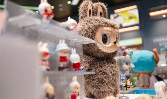 专家称拉布布泡沫正破裂，投行警告Q4业绩或不及预期  第1张