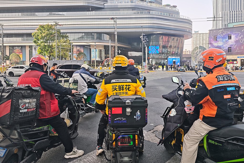 观察｜“外卖大战”两个季度三巨头烧钱近800亿元，能否带来良性竞争  第1张