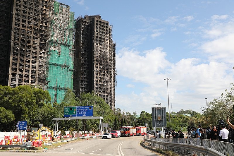 香港大埔火灾已致146人遇难 仍有100人失联  第1张