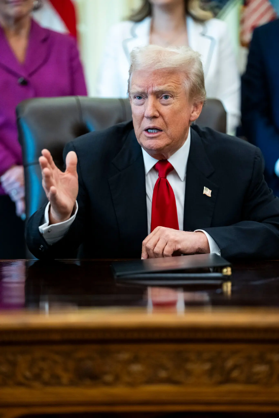 一心追逐经济繁荣，白宫对人工智能的风险视而不见  第2张