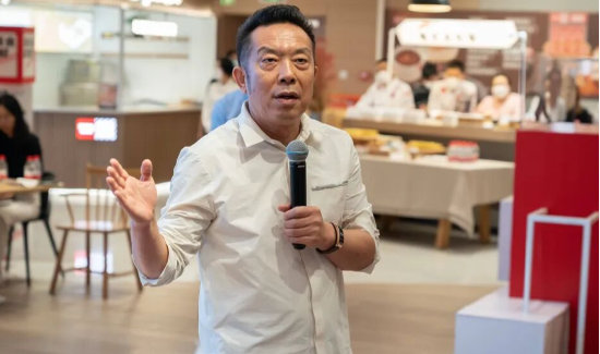 今晚10点！西贝贾国龙将再回应罗永浩，过去24小时发生了啥？  第1张