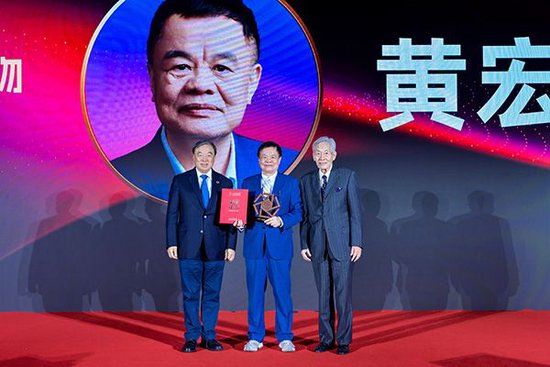 创维集团创始人、开沃集团创始人黄宏生：品牌成功源于情感共鸣与时代机遇  第2张