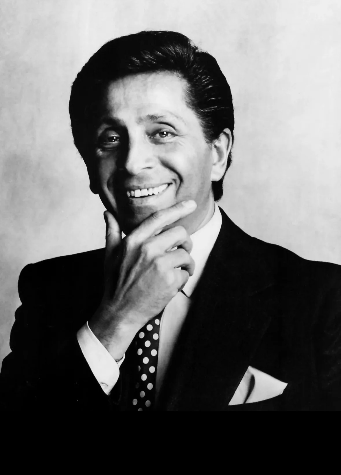 华伦天奴缅怀创始人：他的一生，是对美不懈追求的灯塔  第2张