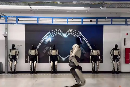 特斯拉新一代人形机器人即将亮相？多股异动  第3张