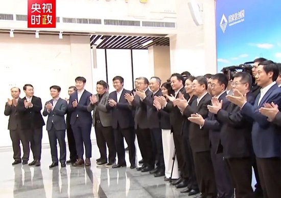 习近平总书记在北京调研接见银河通用创始人王鹤，Galbot G1 展示进展  第2张