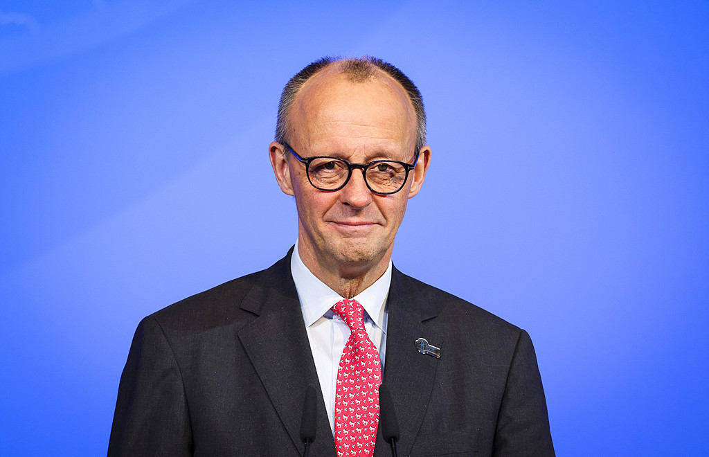 德国总理默茨再次当选基民盟党主席  第1张