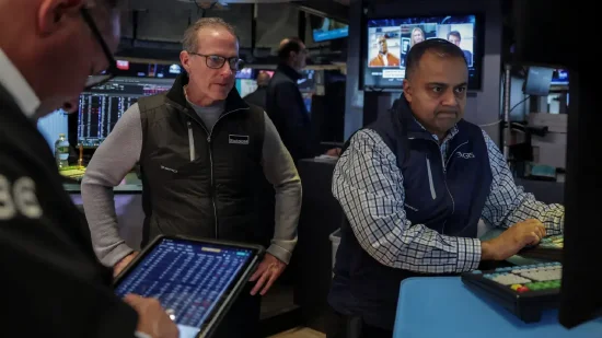 尾盘：美股继续走高 纳指上涨近300点  第1张