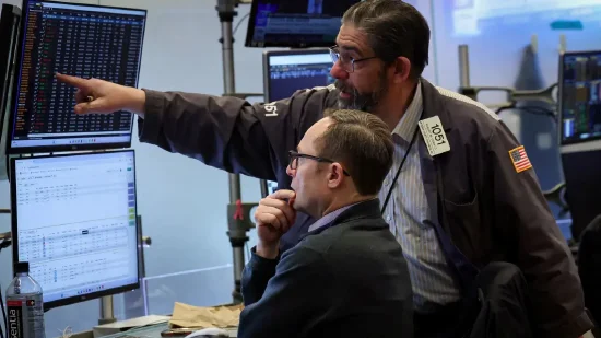 2月28日收盘:美股收跌道指跌逾500点 三大股指本周均录得跌幅 第1张 2月28日收盘:美股收跌道指跌逾500点 三大股指本周均录得跌幅 第1张