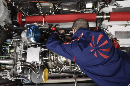 Leonardo瞄准营收与利润双增长，军工订单持续火爆  第1张