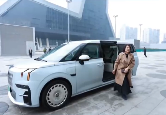 吉利副总裁回应董明珠换车  第1张