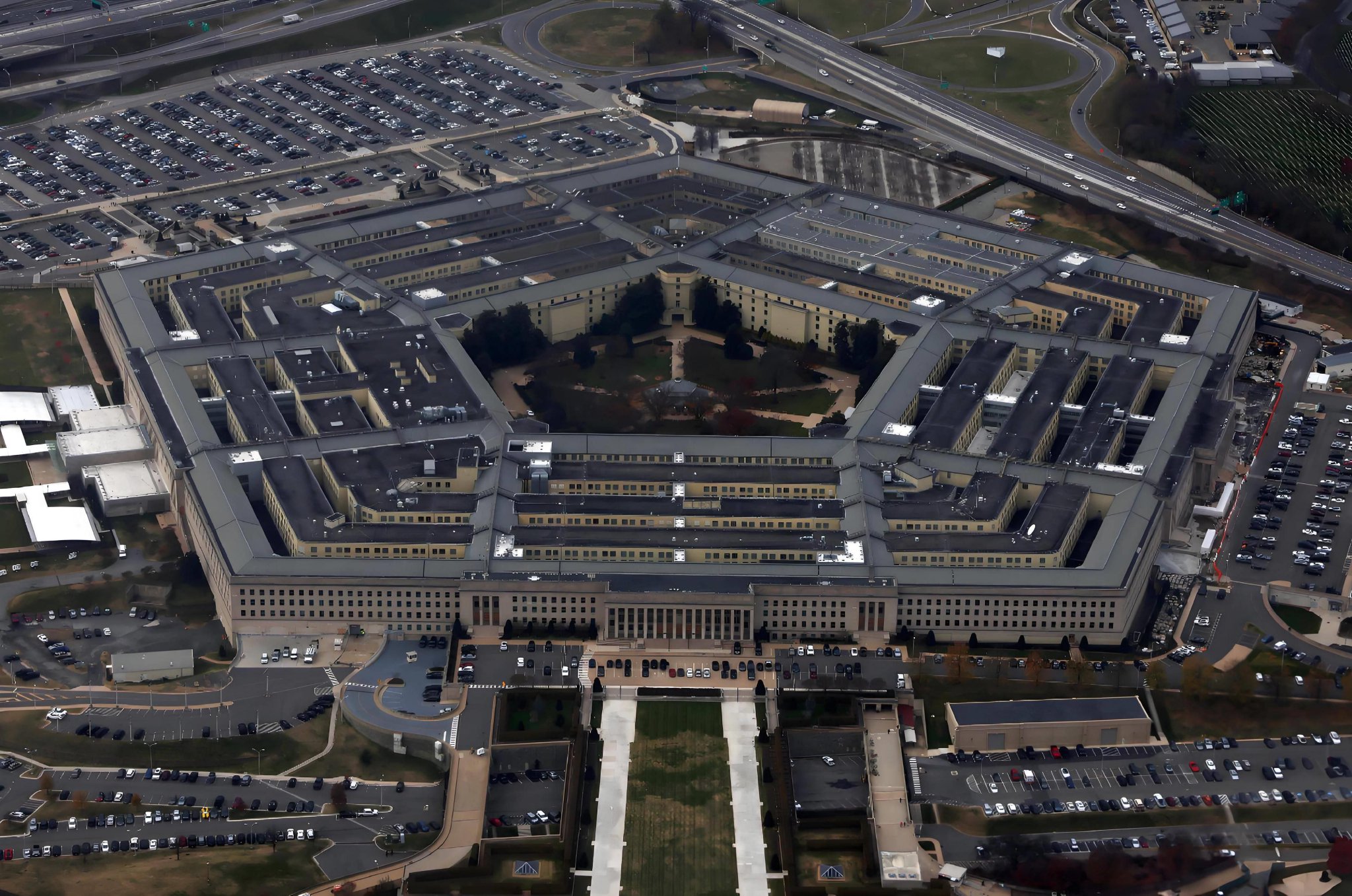 美国官员透露数千名美军计划于27日抵达中东  第1张