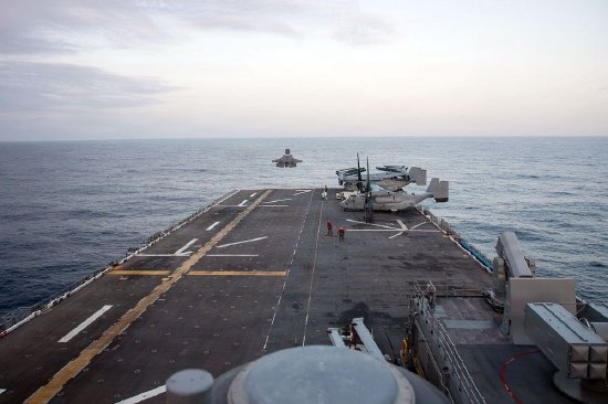 特朗普施压伊朗重开海峡 威胁“彻底摧毁”关键能源基础设施  第2张