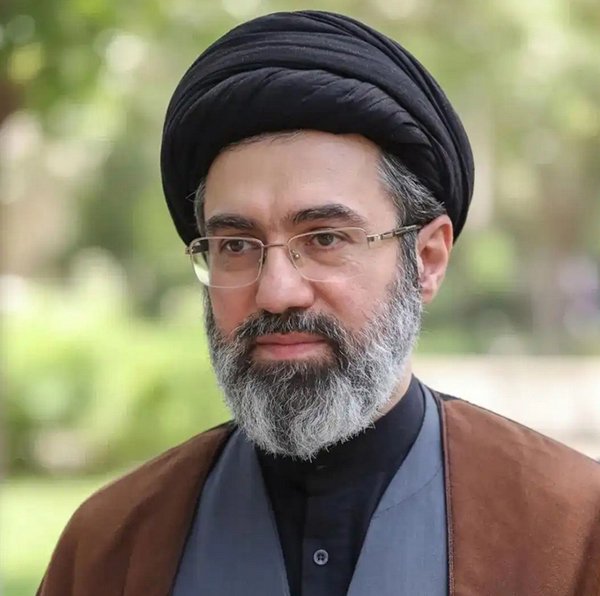 英媒宣称：伊朗最高领袖病重昏迷，已无法参与国家决策  第1张