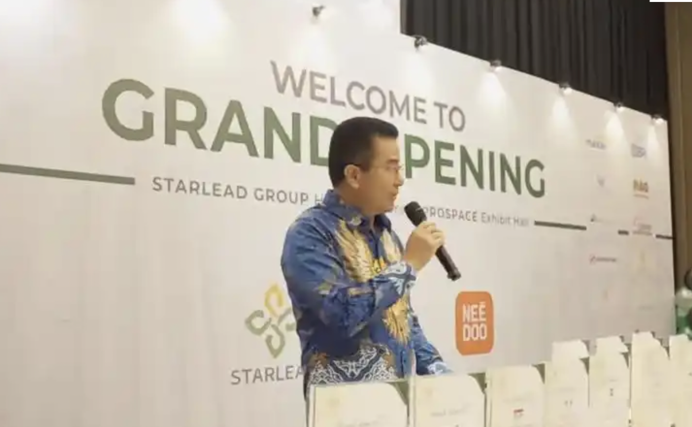 消失8年,金立创始人刘立荣现身印尼卖家具 第1张 消失8年,金立创始人刘立荣现身印尼卖家具 第1张