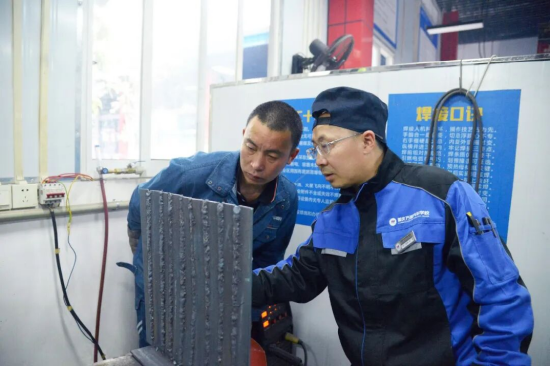 中国东方教育旗下重庆万通:吴应明老师入选市级专家库,焊接师资再获官方背书 第2张 中国东方教育旗下重庆万通:吴应明老师入选市级专家库,焊接师资再获官方背书 第2张