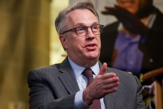 纽约联储行长称不确定性阻碍提供利率指引 料长期仍将降息  第1张