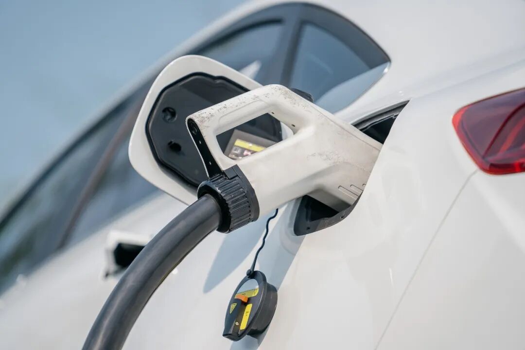 1个月内投诉超1.2万件，同比上涨273%，新能源车这个顽疾究竟该咋治？  第3张